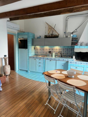 Elegant apartment with sea view